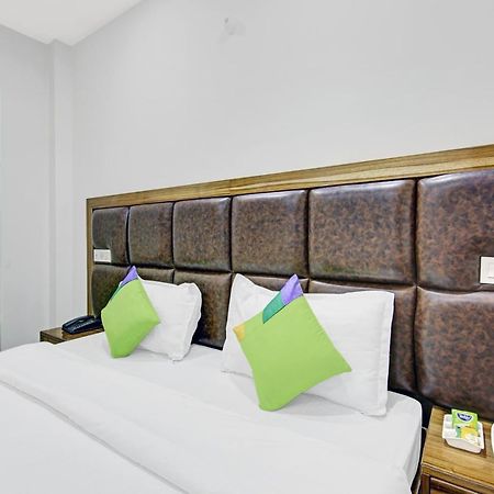 Treebo Royal Salute, Zirakpur Hotel Exterior photo