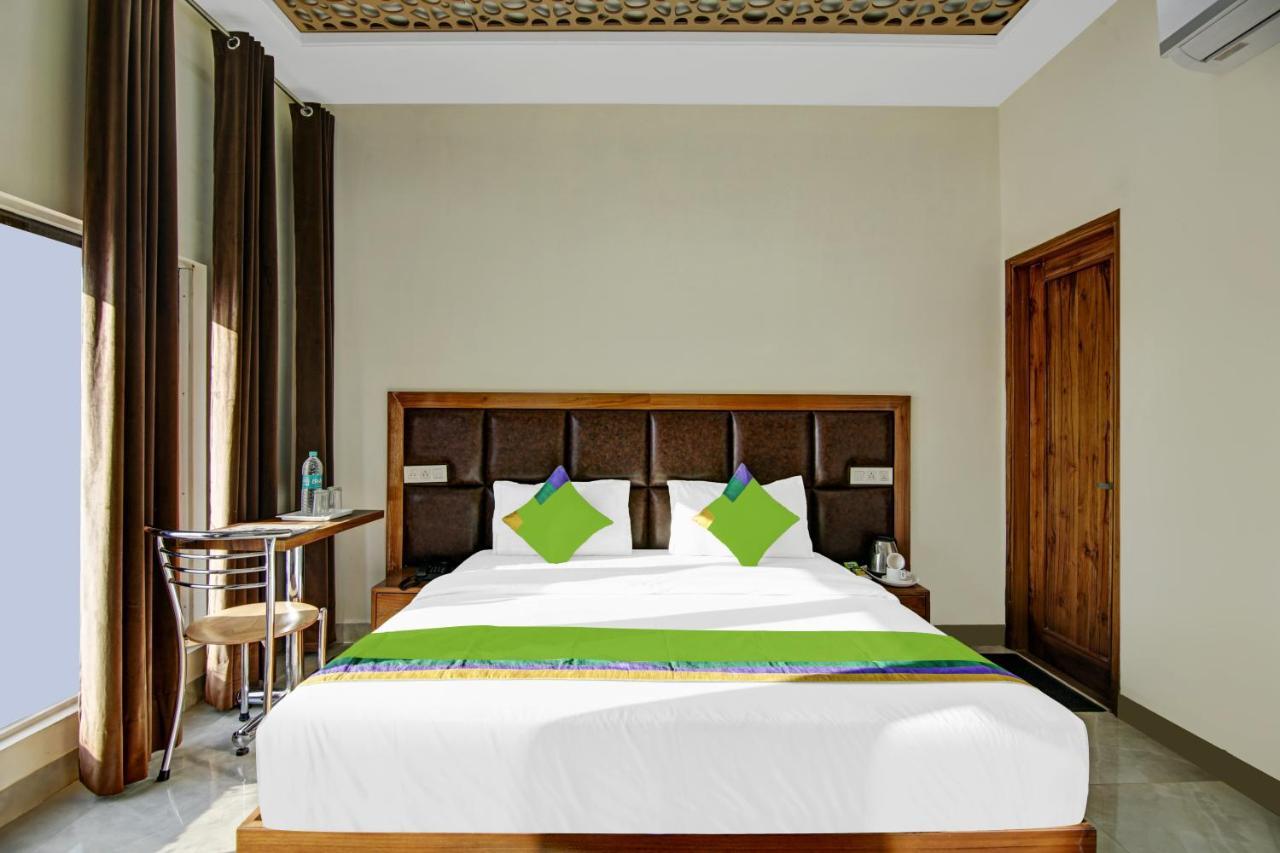 Treebo Royal Salute, Zirakpur Hotel Exterior photo